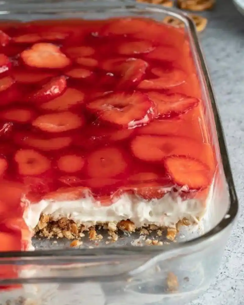 Weight Watchers Strawberry Pretzel Cheesecake Dessert