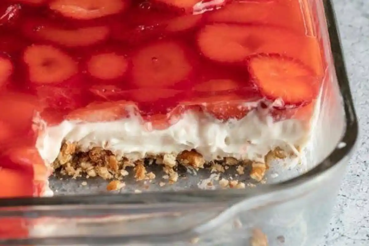 Strawberry Pretzel Cheesecake Dessert