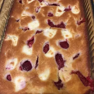 Low Sodium Strawberry Cobbler with Cream Cheese Recipe