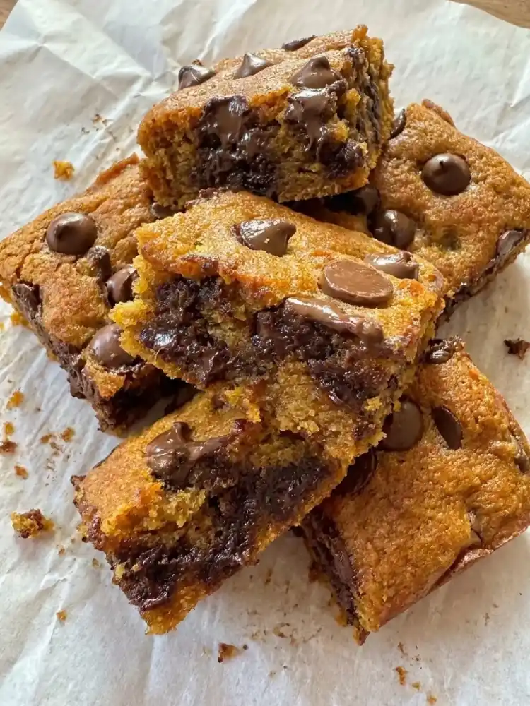 Gluten-Free Pumpkin Chocolate Chip Blondies